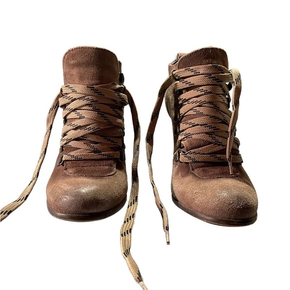 Boutique 9 Brown Leather Heeled Distressed Bootie size 7 - Picture 2 of 6